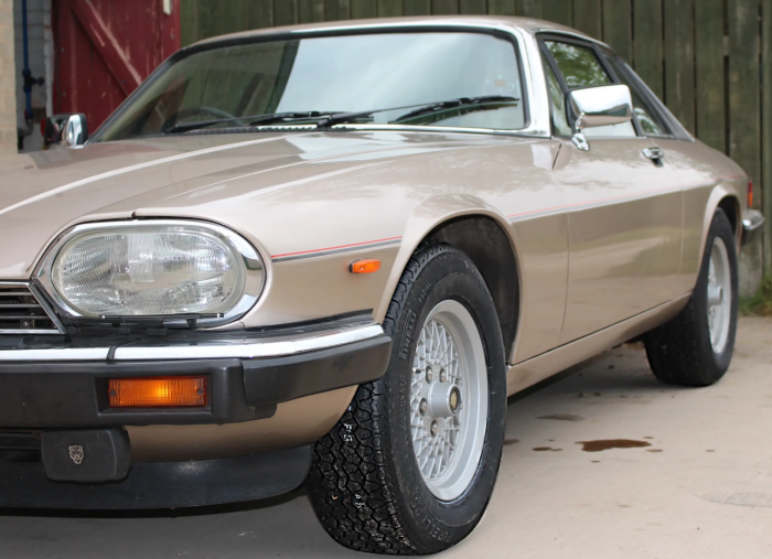PIRELLI CINTURATO &trade; P5 Tires - Jaguar XJS