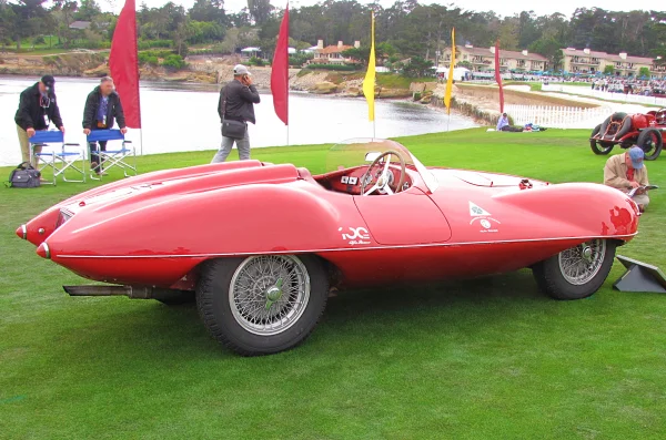 Alfa Romeo 1900 C52 Disco Volante Spider on Borrani wire wheels and 165HR400 PIRELLI CINTURATO CA67 Road Tires