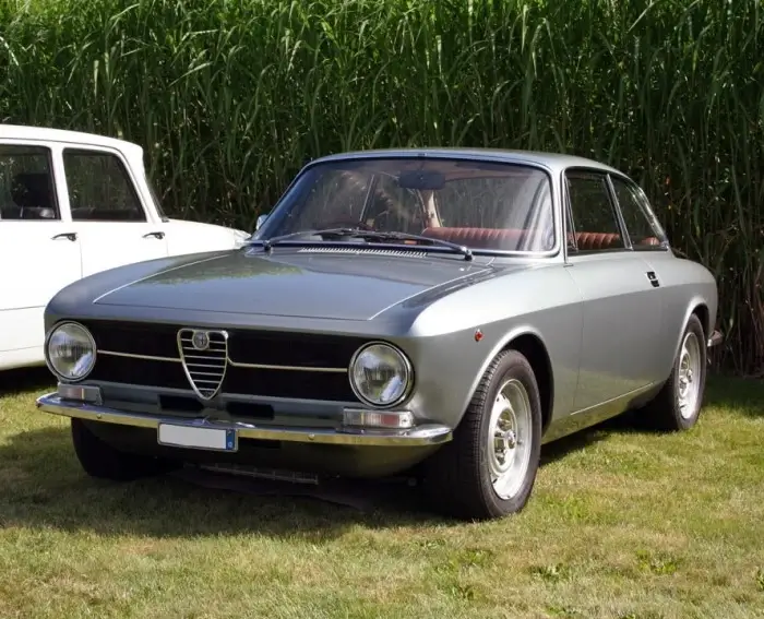 Click to enlarge Alfa Romeo Giulia GT 1300 Junior