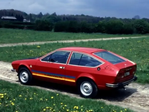 185/70 VR 14 Tyres - Alfa Romeo Alfetta GTV 2000 Turbodelta on 185/70 VR 14 PIRELLI CINTURATO CN36 Tyres