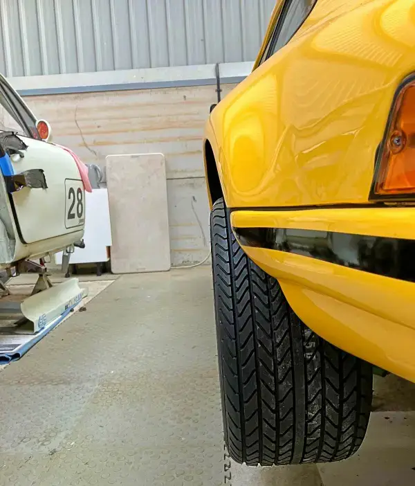 285/40 VR 15 PIRELLI CINTURATO P7 Front Tyre on 9 inch Fuch Wheel