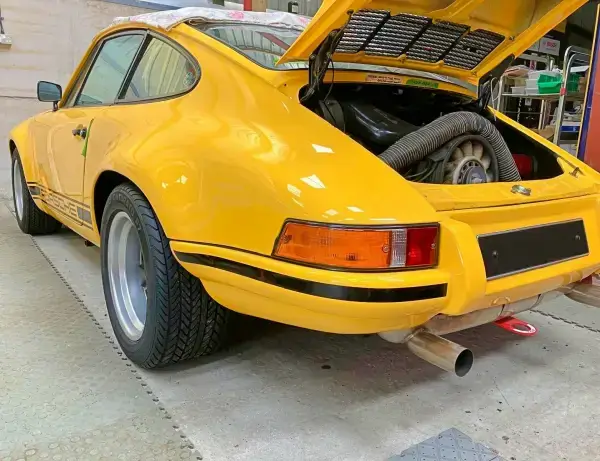 Porsche 911 ST on 225/50 VR 15 PIRELLI CINTURATO P7 Front Tyres and 285/40 VR 15 PIRELLI CINTURATO P7 Rear Tyres