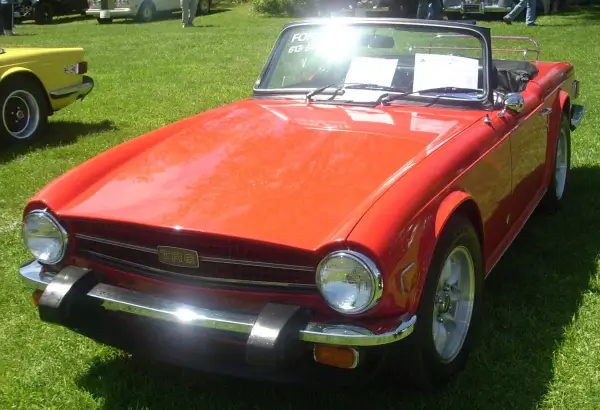 1976 Triumph TR6 Tires