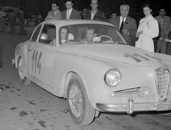 165 HR400 Tyres - Alfa Romeo 1900 on 165 HR400 PIRELLI CINTURATO ™ CA67 Tyres