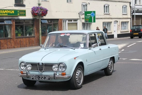 Click to enlarge 1967 Alpha Romeo Giulia Saloon